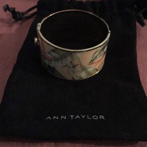 SOLD Ann Taylor bracelet - Picture 3 of 7